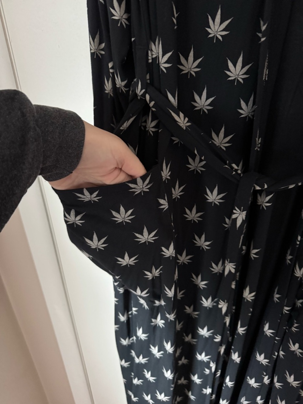 MeUndies Unisex Retired 420 Leaf Print Hooded Modal Robe 3XL/4XL - Picture 3 of 7